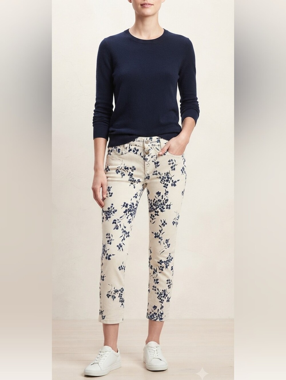 GAP Slim City Navy Floral Khaki Cropped Pants Size 2 R